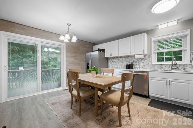 1172 Sunset Court, Conover, NC 28613