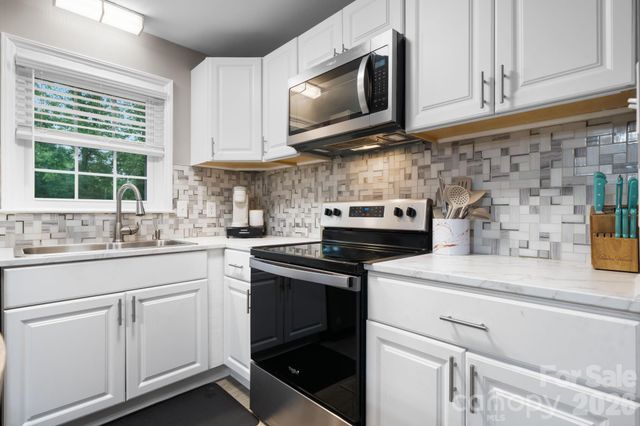 1172 Sunset Court, Conover, NC 28613