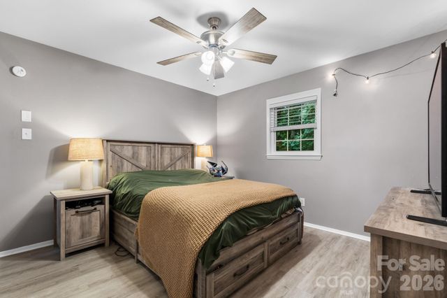 1172 Sunset Court, Conover, NC 28613