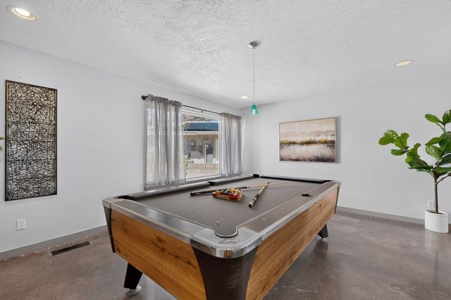 9616 Candle Lane NE, Albuquerque, NM 87111