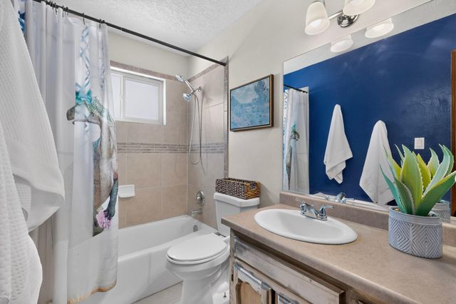 9616 Candle Lane NE, Albuquerque, NM 87111