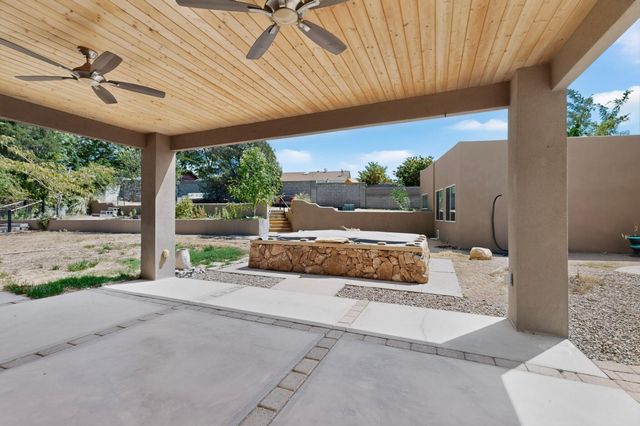 9616 Candle Lane NE, Albuquerque, NM 87111