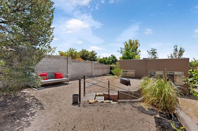 9616 Candle Lane NE, Albuquerque, NM 87111