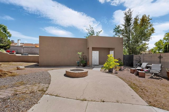 9616 Candle Lane NE, Albuquerque, NM 87111