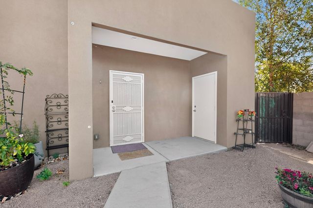 9616 Candle Lane NE, Albuquerque, NM 87111