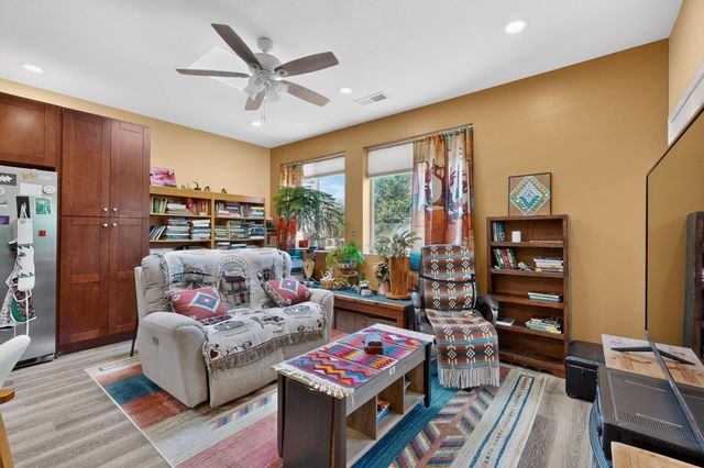 9616 Candle Lane NE, Albuquerque, NM 87111