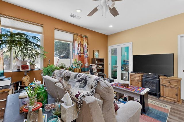 9616 Candle Lane NE, Albuquerque, NM 87111