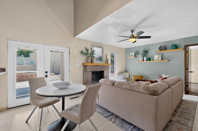 9616 Candle Lane NE, Albuquerque, NM 87111