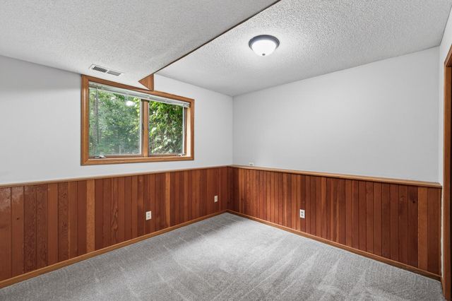 23045 Plateau Drive, Lakeville, MN 55044