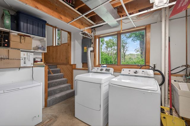 23045 Plateau Drive, Lakeville, MN 55044
