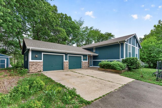 23045 Plateau Drive, Lakeville, MN 55044