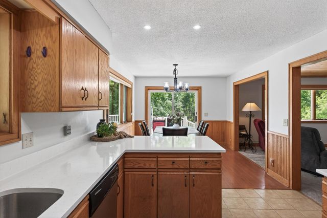 23045 Plateau Drive, Lakeville, MN 55044