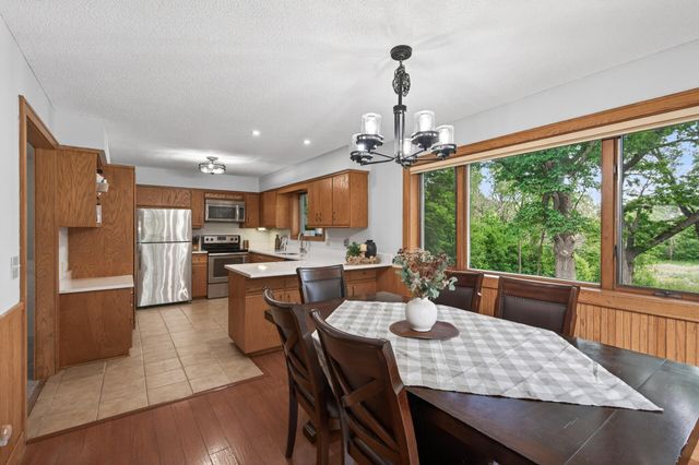 23045 Plateau Drive, Lakeville, MN 55044