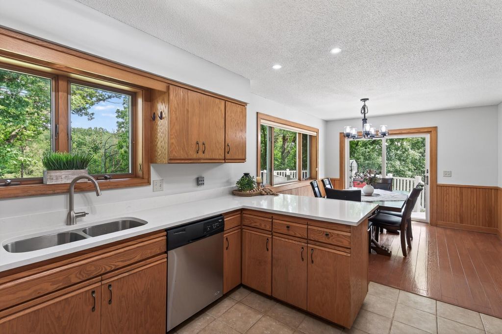 23045 Plateau Drive, Lakeville, MN 55044 — photo 3