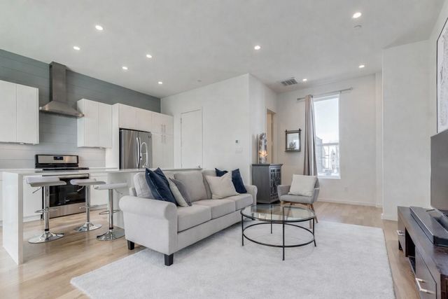 1514 N Washington 105, Dallas, TX 75204