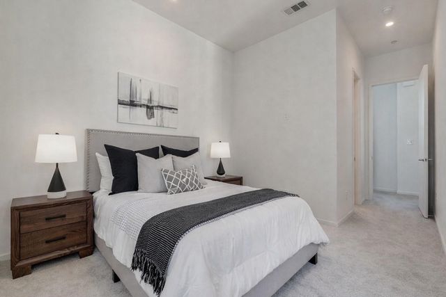 1514 N Washington 105, Dallas, TX 75204