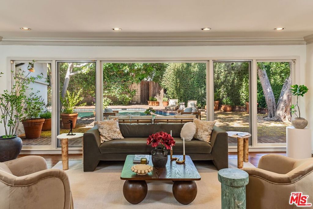9801 Hillgreen Place, Beverly Hills, CA 90212 — photo 4