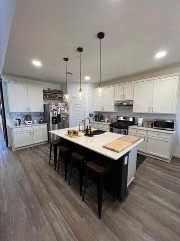 842 Dahlia Petal Drive, Missouri City, TX 77459