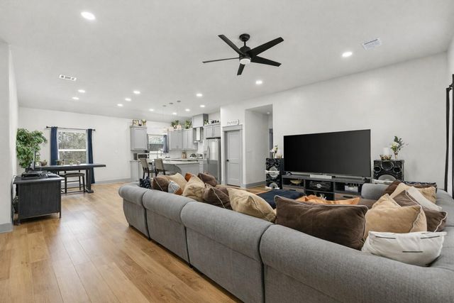 5012 Hickory Lane, College Station, TX 77845