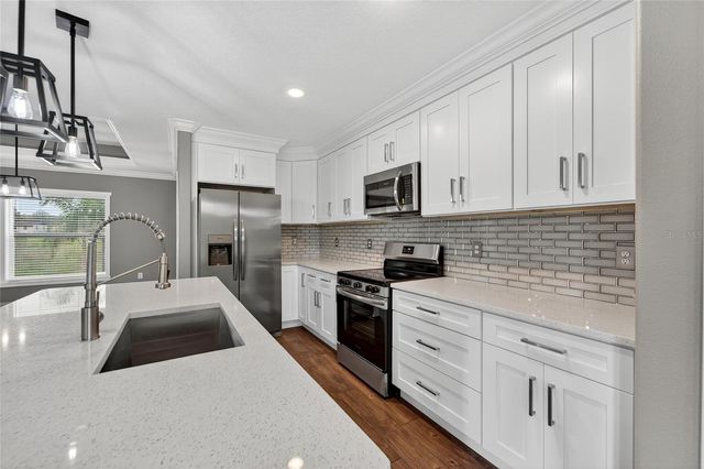 6010 SUNDOWN DR, Dade City, FL 33523