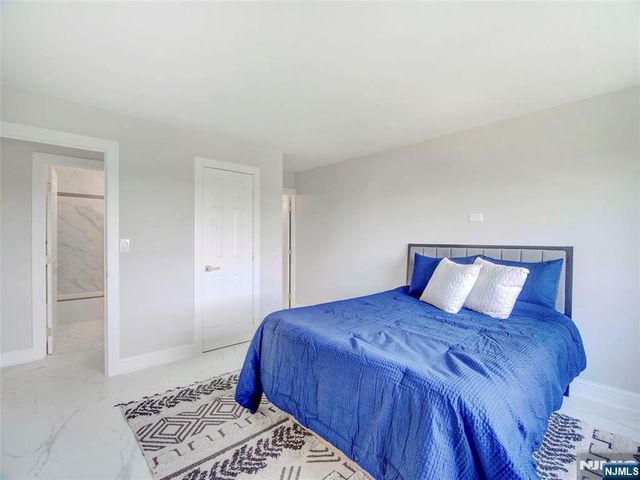 377 S Harrison Street 17F, East Orange, NJ 07018