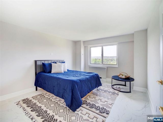 377 S Harrison Street 17F, East Orange, NJ 07018
