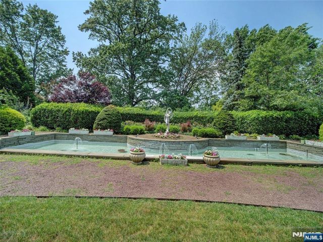 377 S Harrison Street 17F, East Orange, NJ 07018