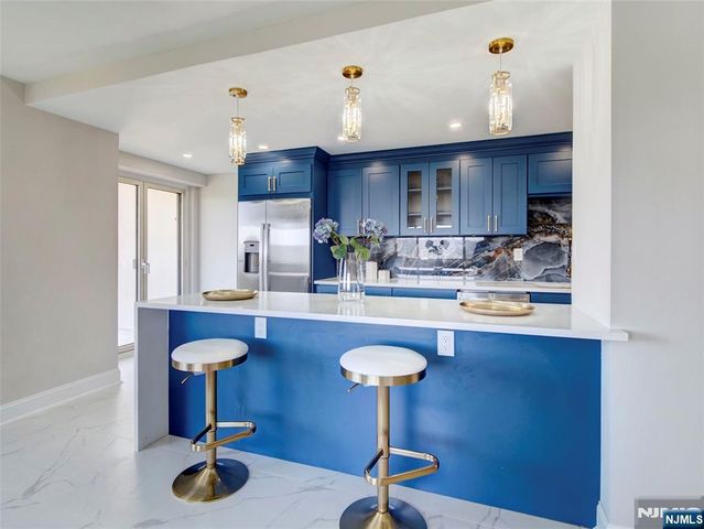 377 S Harrison Street 17F, East Orange, NJ 07018