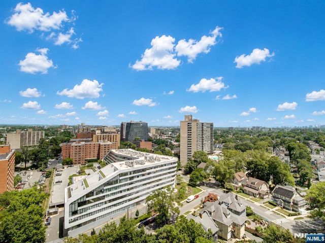 377 S Harrison Street 17F, East Orange, NJ 07018