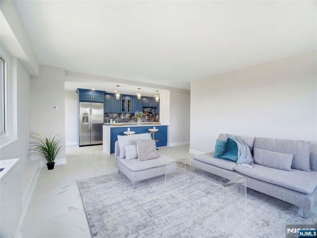 377 S Harrison Street 17F, East Orange, NJ 07018