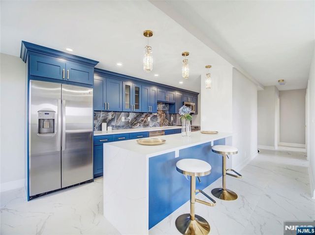377 S Harrison Street 17F, East Orange, NJ 07018
