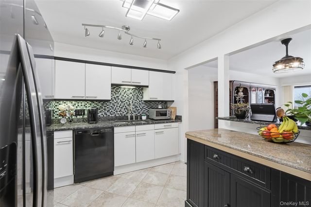 8 Hudson Watch Drive, Ossining, NY 10562