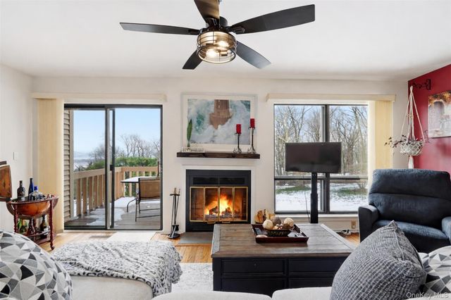 8 Hudson Watch Drive, Ossining, NY 10562