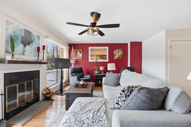 8 Hudson Watch Drive, Ossining, NY 10562