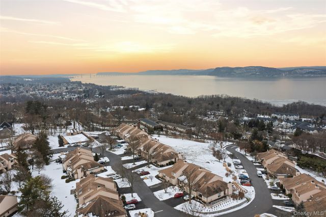 8 Hudson Watch Drive, Ossining, NY 10562