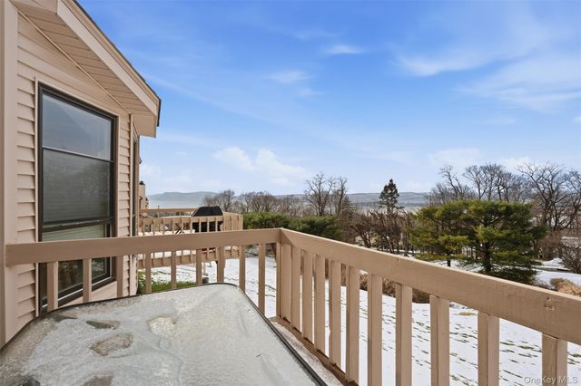 8 Hudson Watch Drive, Ossining, NY 10562