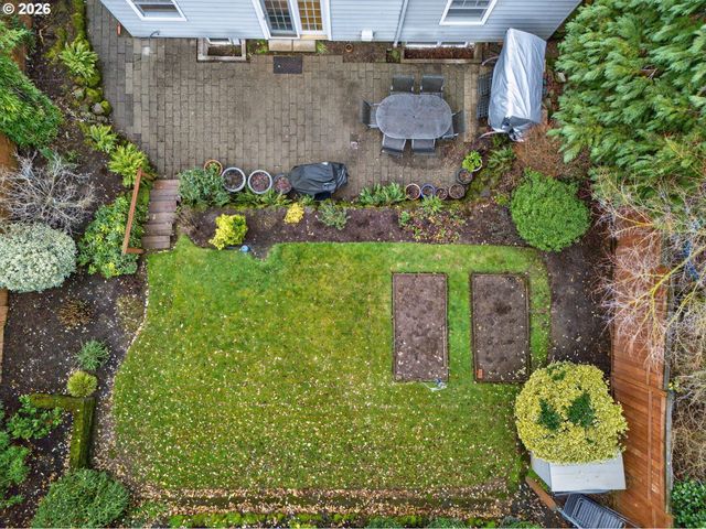 728 Ne ROYAL Ct, Portland, OR 97232