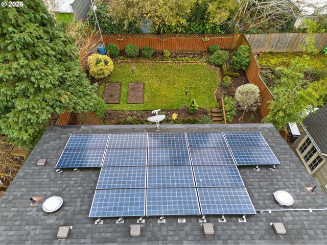 728 Ne ROYAL Ct, Portland, OR 97232