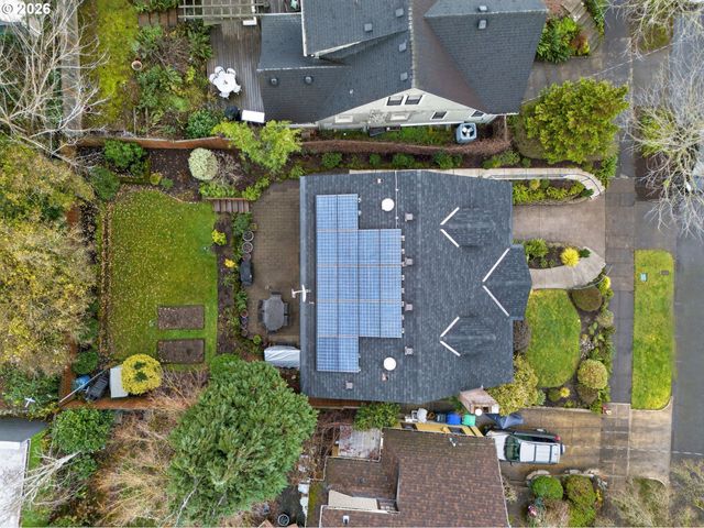 728 Ne ROYAL Ct, Portland, OR 97232