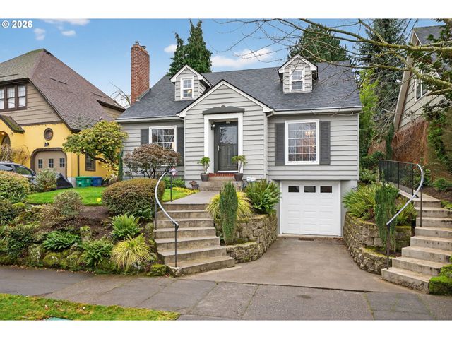 728 Ne ROYAL Ct, Portland, OR 97232