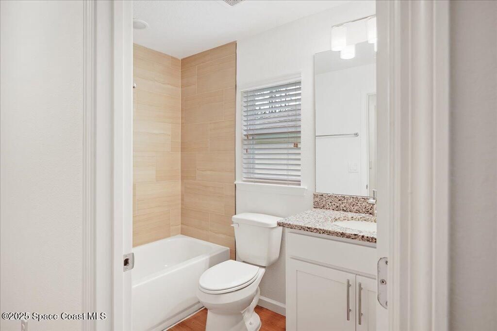 Image 12 of property listing at 419 Carpenter Avenue NW 14, Palm Bay, FL 32907