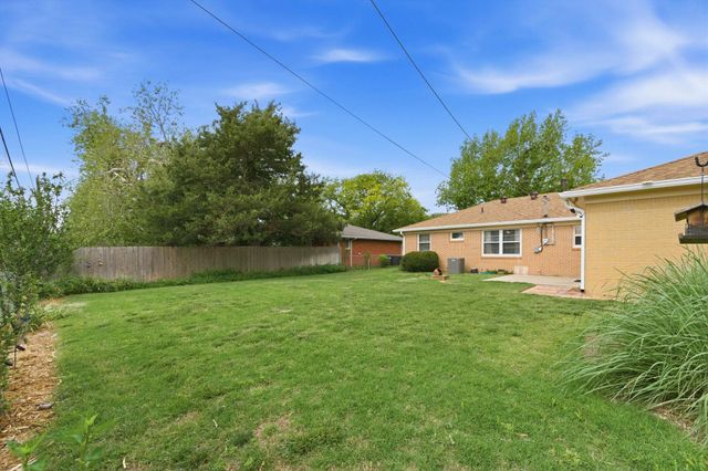 836 N Kessler St, Wichita, KS 67203