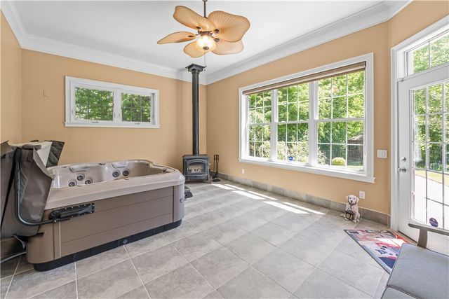 24 Whisper Creek Court, Greece, NY 14626
