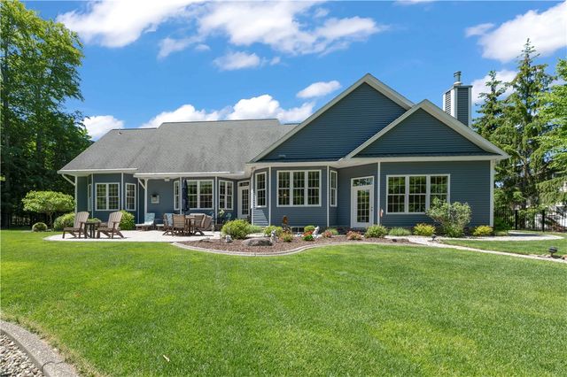 24 Whisper Creek Court, Greece, NY 14626