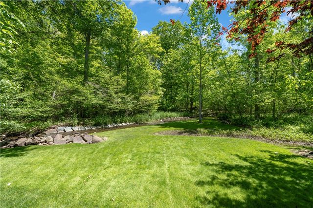24 Whisper Creek Court, Greece, NY 14626