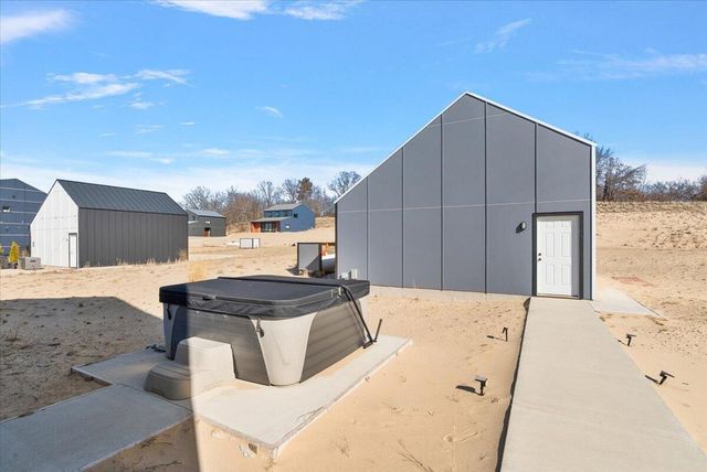 7400 Lake Solis Drive, Stevensville, MI 49127