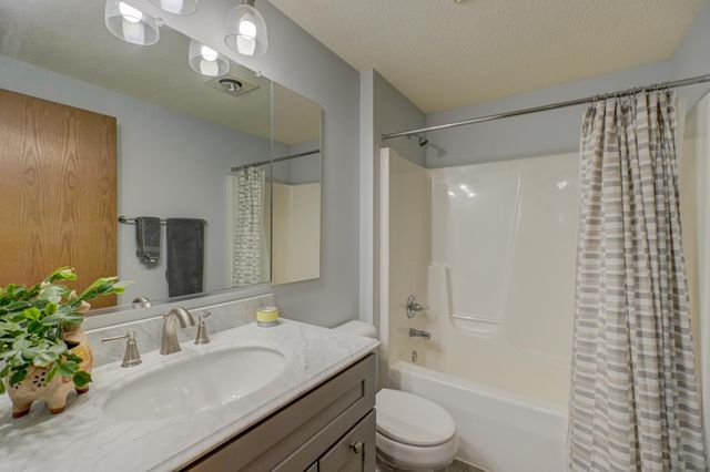 W10006 State Road 29, River Falls, WI 54022