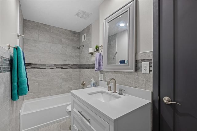 5736 W 97th Street, Overland Park, KS 6607