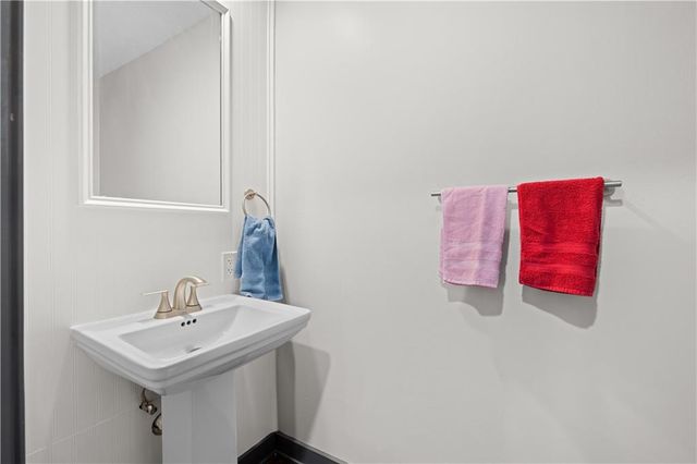 5736 W 97th Street, Overland Park, KS 6607