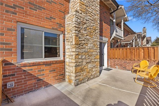 5736 W 97th Street, Overland Park, KS 6607